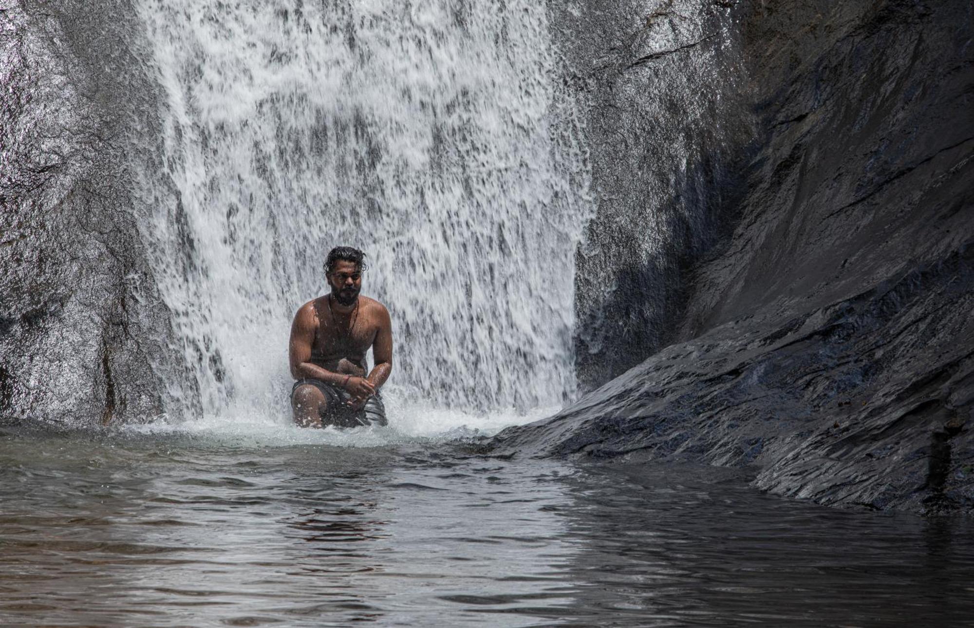 Aruvikuzhy Waterfalls Villa Kozhancheri 外观 照片