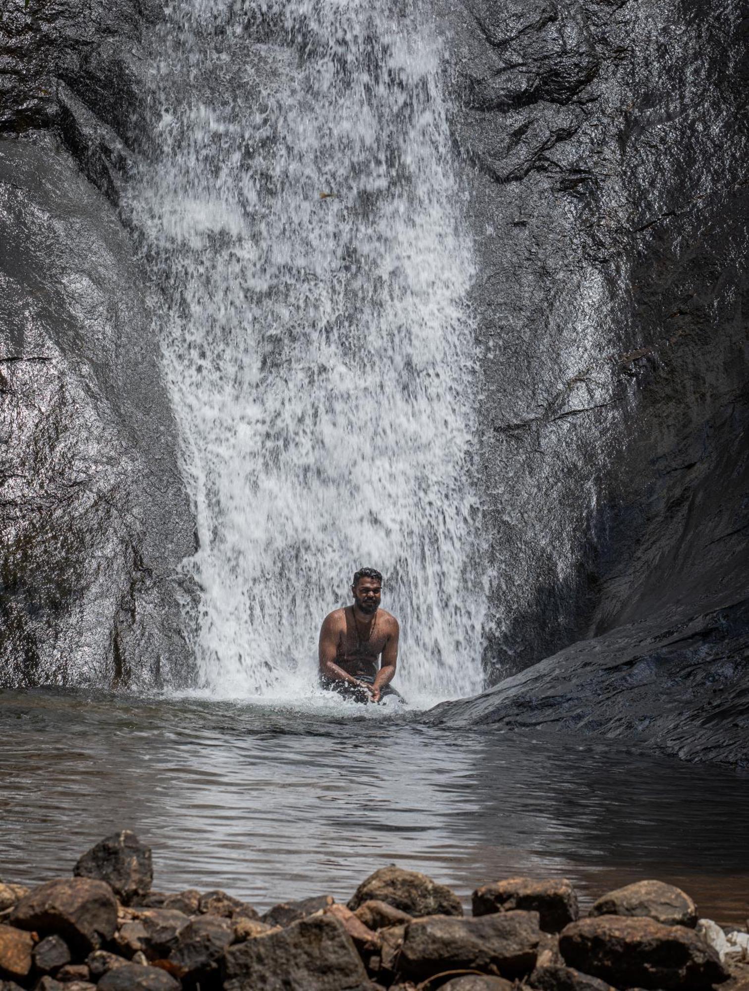 Aruvikuzhy Waterfalls Villa Kozhancheri 外观 照片
